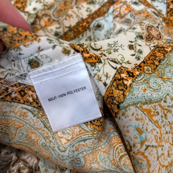 Rose and Olive 1X Top Tunic V Neck Button Down Smocking Boho - Picture 10 of 10